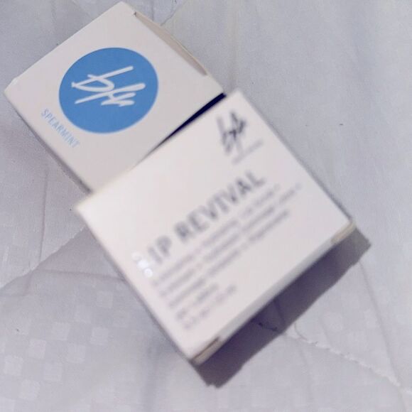 Lip Revival Lip Scrub 0.5 oz NIB Spearmint - Picture 3 of 3